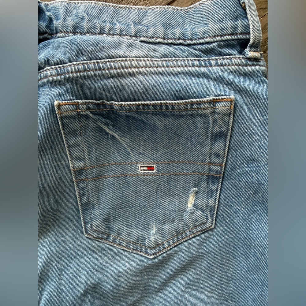 Tommy Hilfiger Slim Boyfriend Distressed Jeans, size 8. - Picture 8 of 10